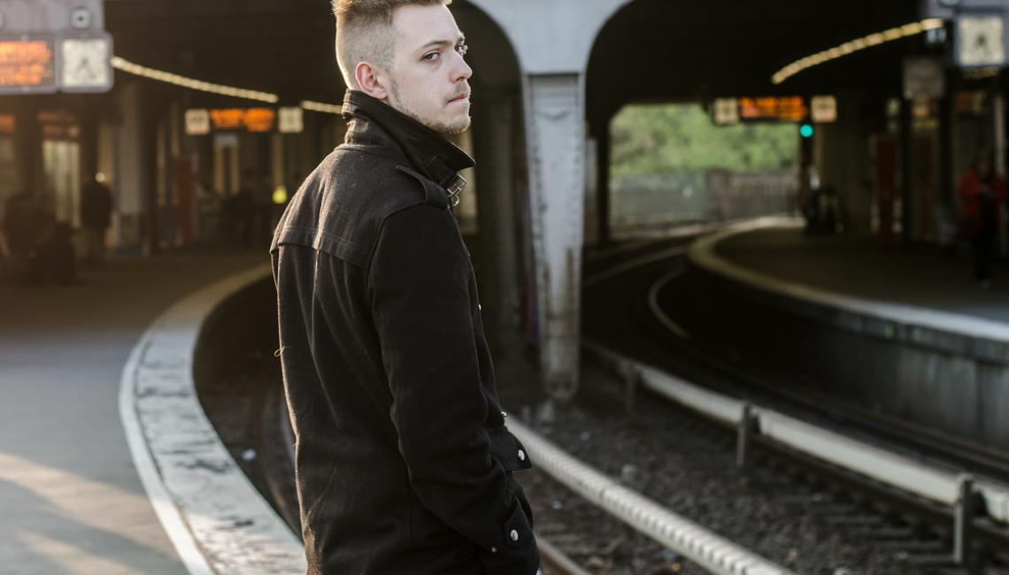 Liroy i Rezerwat w towarzystwie modelek Donatana na płycie debiutanta