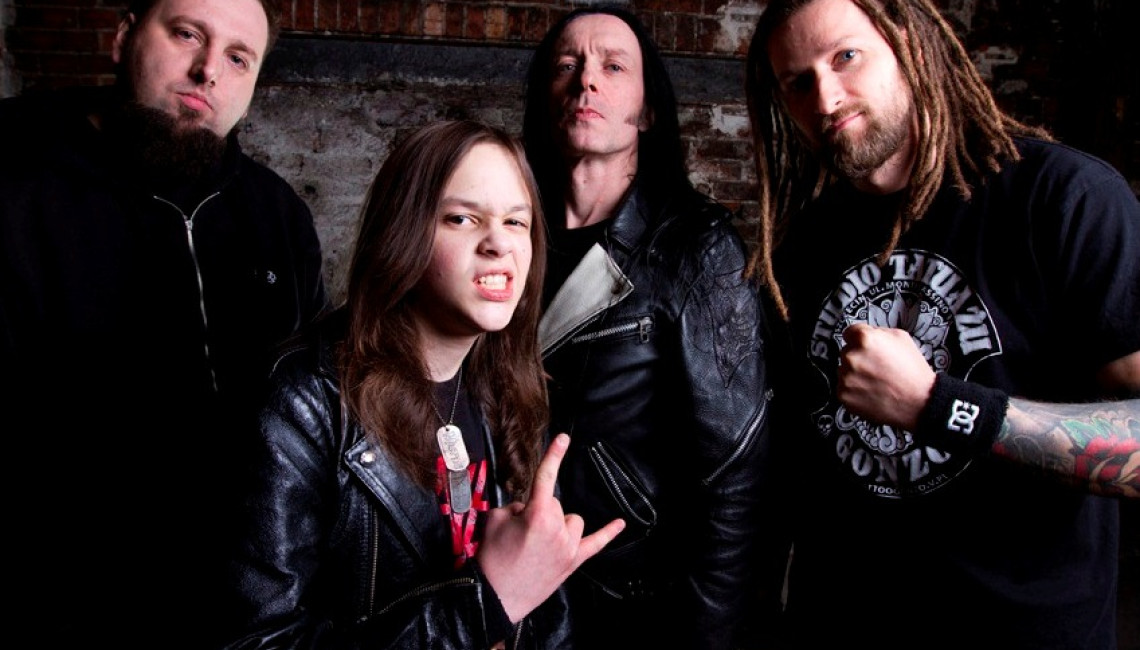 Anti Tank Nun supportem Thin Lizzy