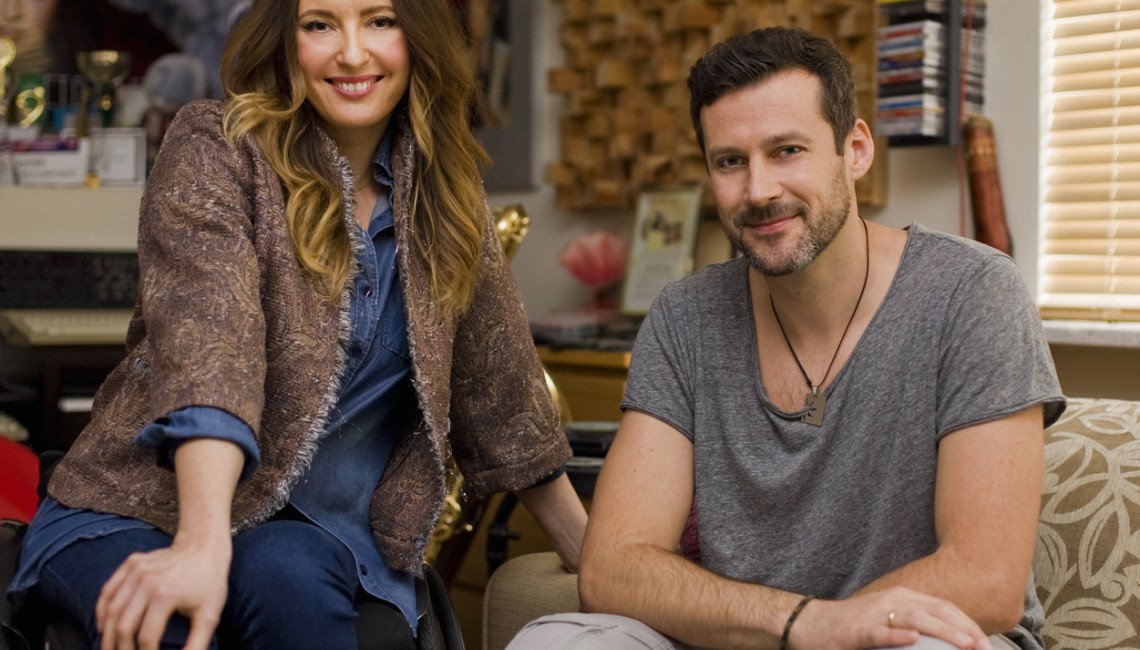 Bartek Grzanek z gościnnym udziałem Moniki Kuszyńskiej w utworze ''Czort''