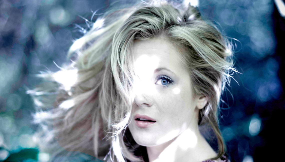 Iselin Solheim - głos znany z przeboju „Faded” Alana Walkera w nowym przeboju