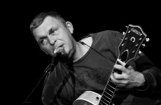 Posłuchajcie piosenek idealnie pasujących na nadchodzący czas. Raz Dwa Trzy życzy Wesołych Świąt!