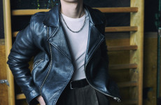  Piotr Zioła zapowiada swoją długo wyczekiwaną debiutancką płytę! Zobacz klip do utworu "W ciemno"