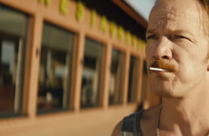 Eryk Lubos w roli ‘Samotnego taty’ w nowym klipie Marii Peszek