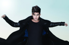 Adam Lambert -  nowy singiel Never Close Our Eyes