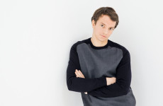 Wszystkie kolory w muzyce Alle Farben - autora hitu 'Please Tell Rosie'