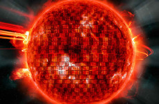 Edward Snowden(!) - denuncjator największej afery inwigilacyjnej ostatnich lat, ostatnim ujawnianym gościem na nowej płycie Jean-Michel Jarre'a - "Electronica Volume 2: The Heart Of Noise"