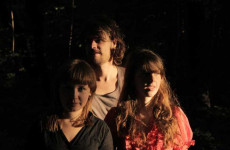 "Peoria" Enchanted Hunters w odsłuchu