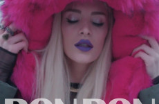 Poznajcie Era Istrefi, która podbija listy przebojów singlem "Bonbon"