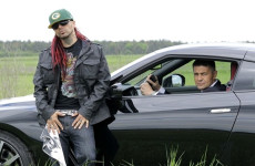 Hołowczyc w teledysku My Riot (teaser)