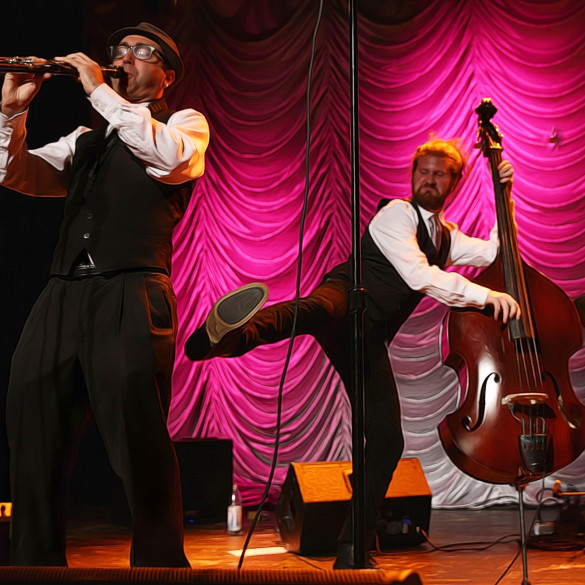 Scott Bradlee: Myślę, że jazz jako odrębny gatunek muzyki nie znaczy w dzisiejszych czasach zbyt wiele. Nie ma jednak wątpliwości, że elementy jazzu przeniknęły mocno do muzyki popowej czy rockowej - wystarczy posłuchać niektórych utworów Beyonce, Adele