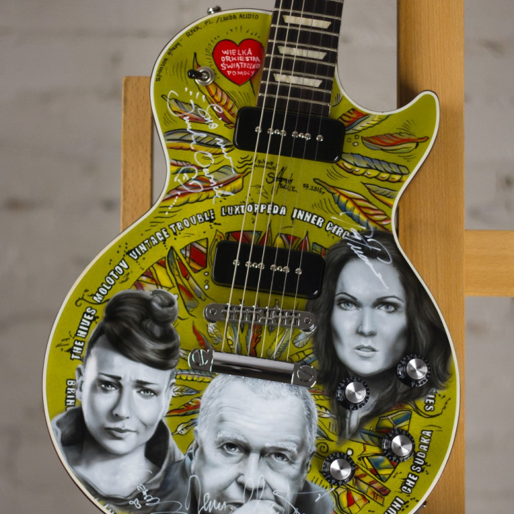 Aukcje WOŚP: Gitara Woodstockowa z portretami i autografami artystów
