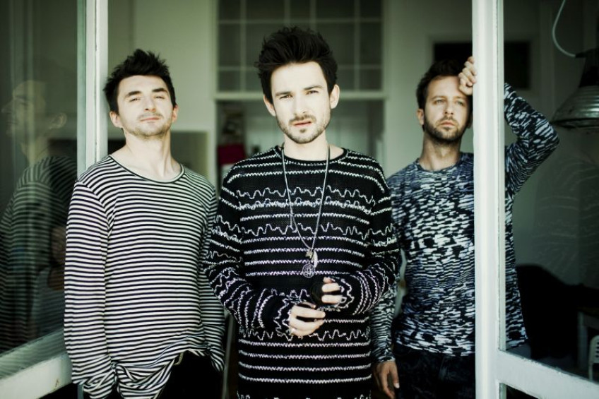 Nowy klip Neonów do utworu "Pierwszy krok w chmurach"