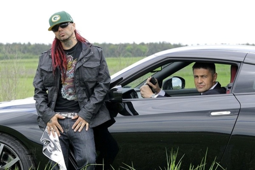 Hołowczyc w teledysku My Riot (teaser)