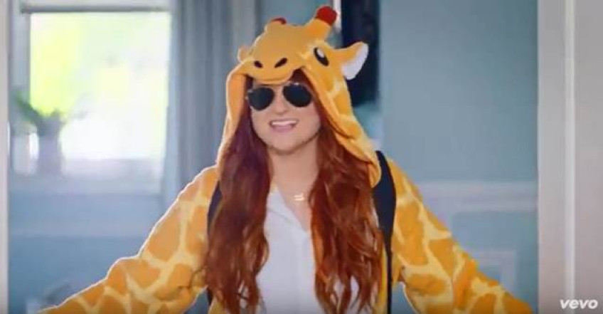 Meghan Trainor jako electro-żyrafa w nowym klipie "Me Too" 