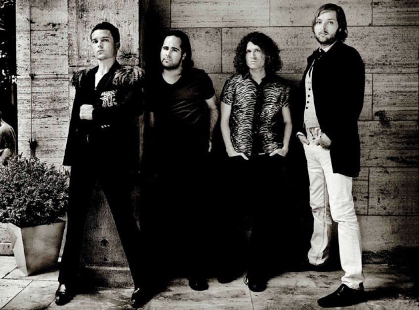 The Killers i Placebo headlinerami CLMF 2012! Zagrają również The Roots